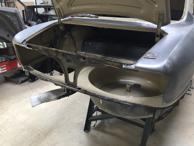 restauration alfa romeo 2000 coupe bertone 10