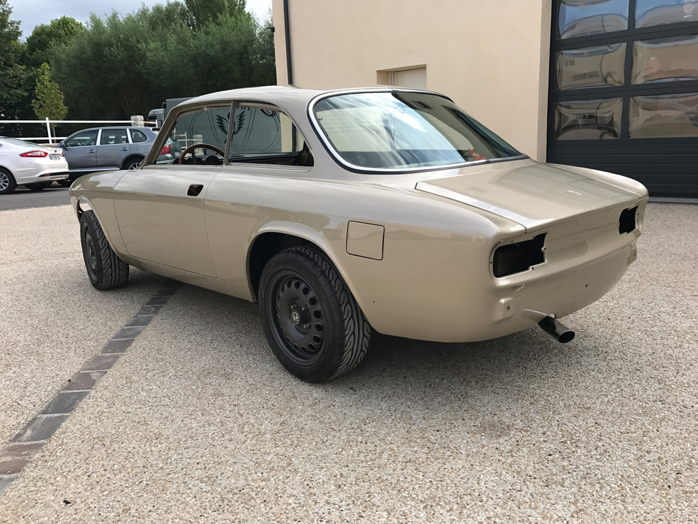 restauration alfa romeo 2000 coupe bertone 34
