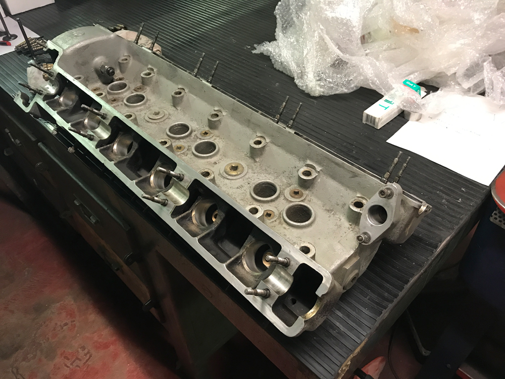 restauration aston martin dbs 1970 16