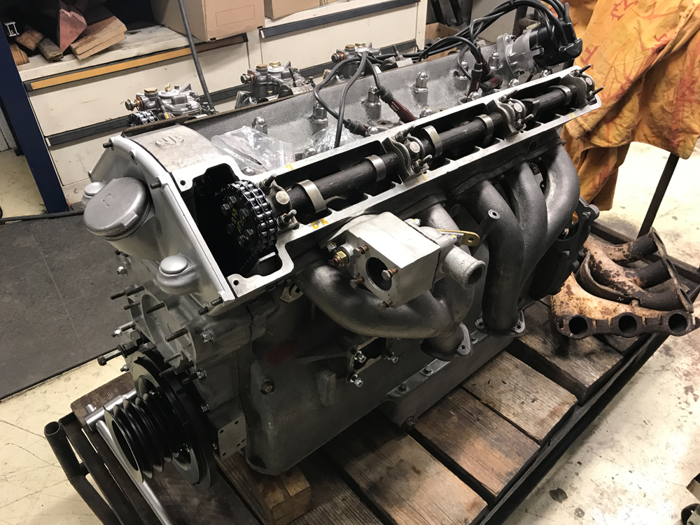 restauration aston martin dbs 1970 27