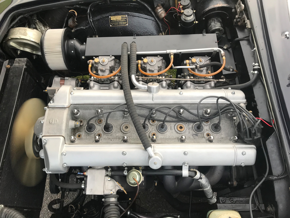 restauration aston martin dbs 1970 42