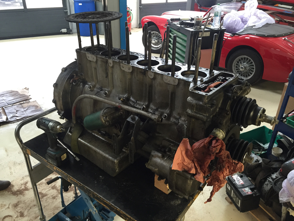 restauration aston martin dbs 1970 6