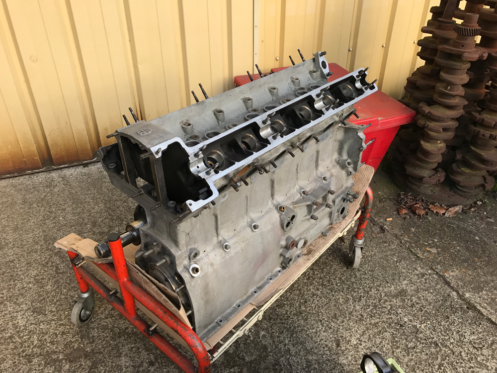 restauration aston martin dbs 1970 7