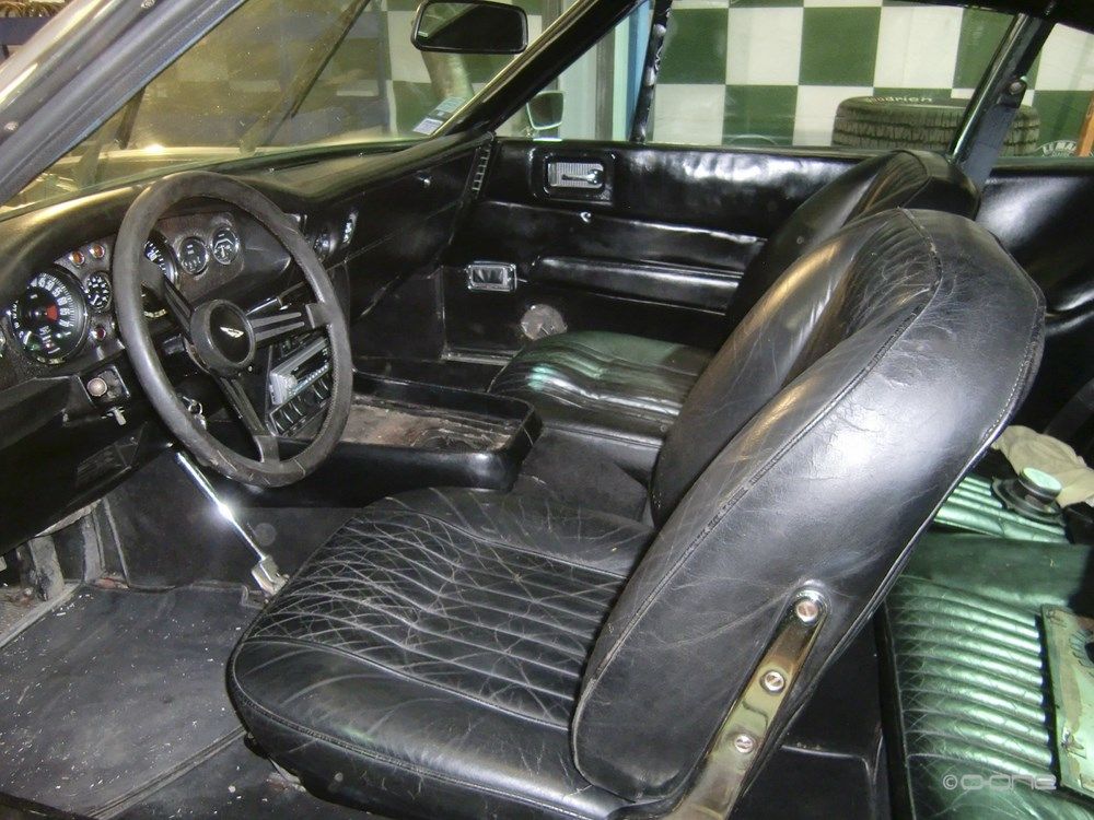restauration aston martin v8 1972 2