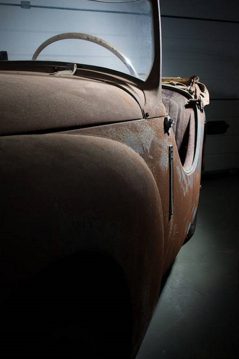 Chausson CHS aubergine restaurée par O-ONE, prototype unique de 1946, photographie 11 sur 107