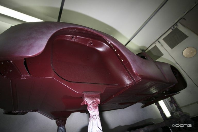 Chausson CHS aubergine restaurée par O-ONE, prototype unique de 1946, photographie 46 sur 107