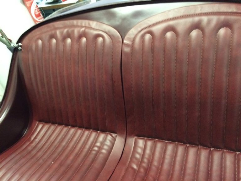 Chausson CHS aubergine restaurée par O-ONE, prototype unique de 1946, photographie 59 sur 107