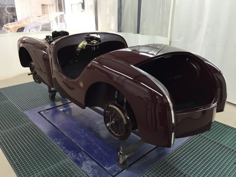 Chausson CHS aubergine restaurée par O-ONE, prototype unique de 1946, photographie 72 sur 107