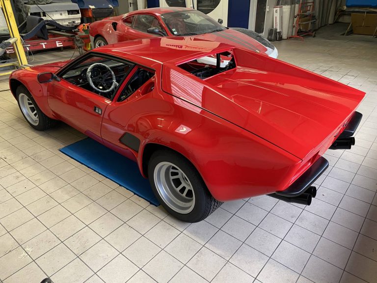 De Tomaso Pantera GT5-S rouge de 1989 restaurée par O-ONE, photographie 121 sur 155