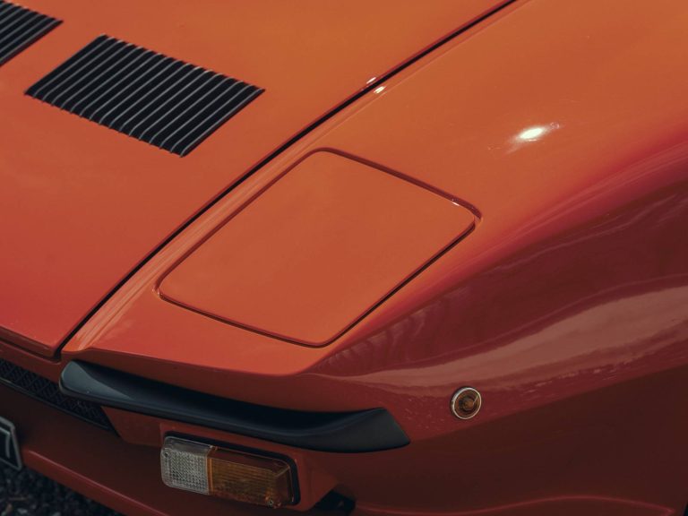De Tomaso Pantera GT5-S rouge de 1989 restaurée par O-ONE, photographie 143 sur 155
