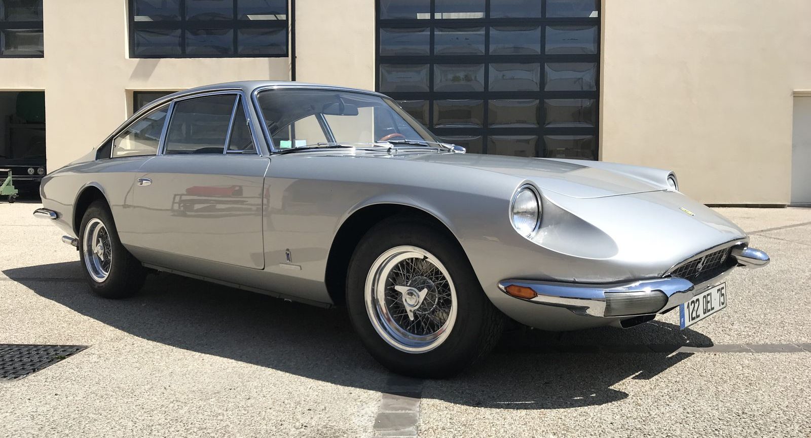 Restauration Ferrari 365 GT 2+2 par O-ONE