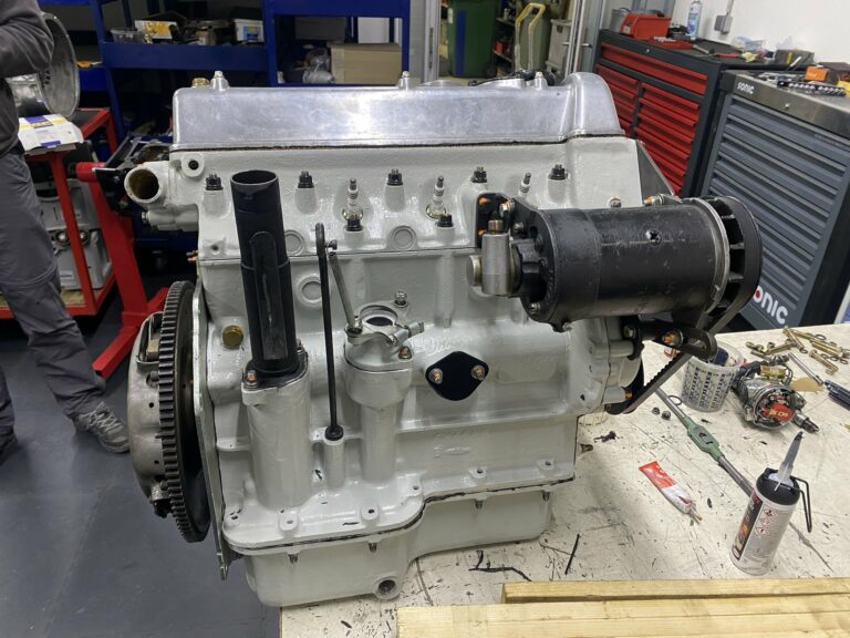 Moteur Coventry Climax FWA de la Lotus Eleven châssis 515 remonté, côté démarreur