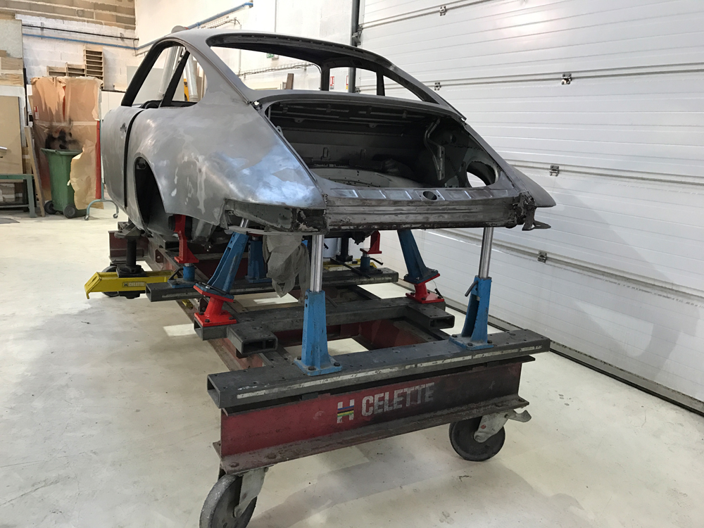 restauration porsche 911 st replica 10
