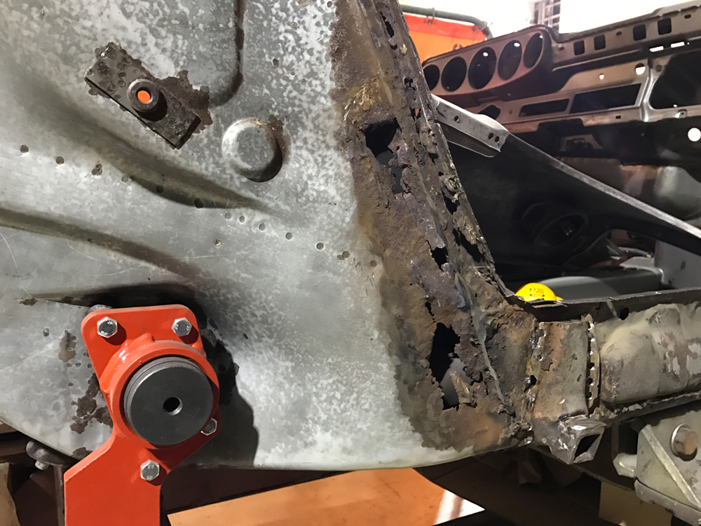 restauration porsche 911 st replica 17