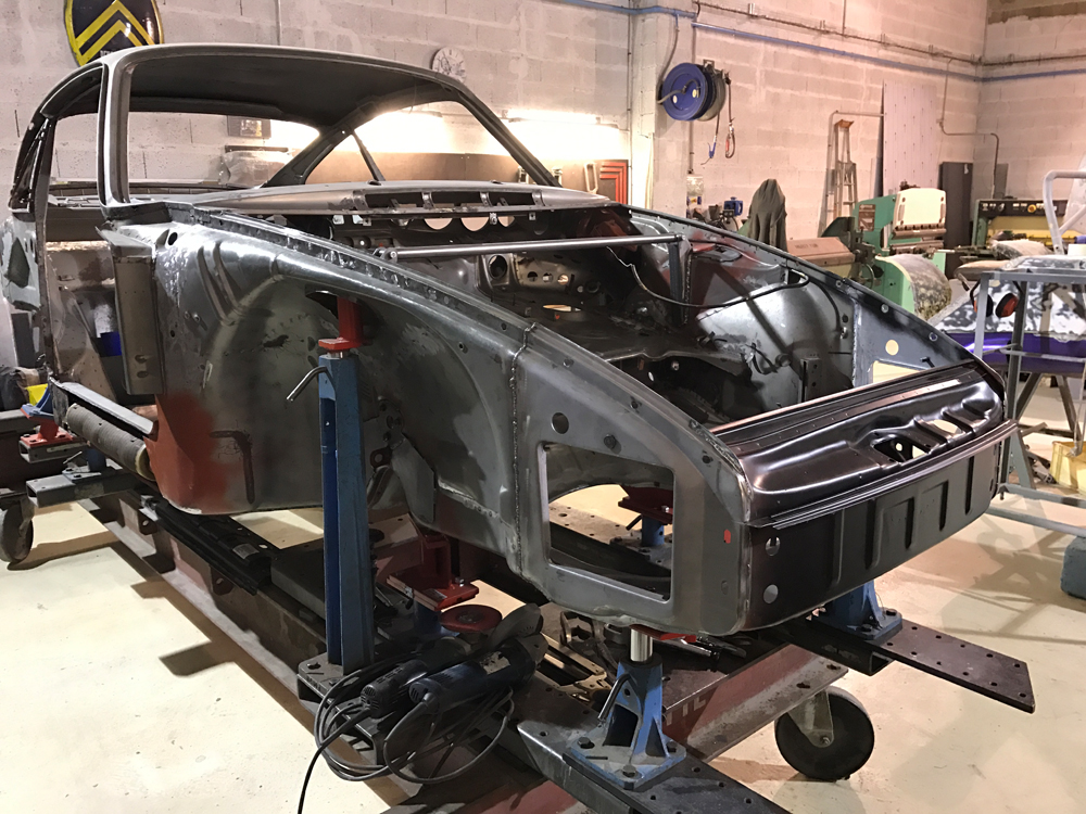 restauration porsche 911 st replica 22