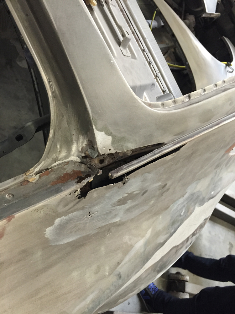 restauration porsche 911 st replica 3