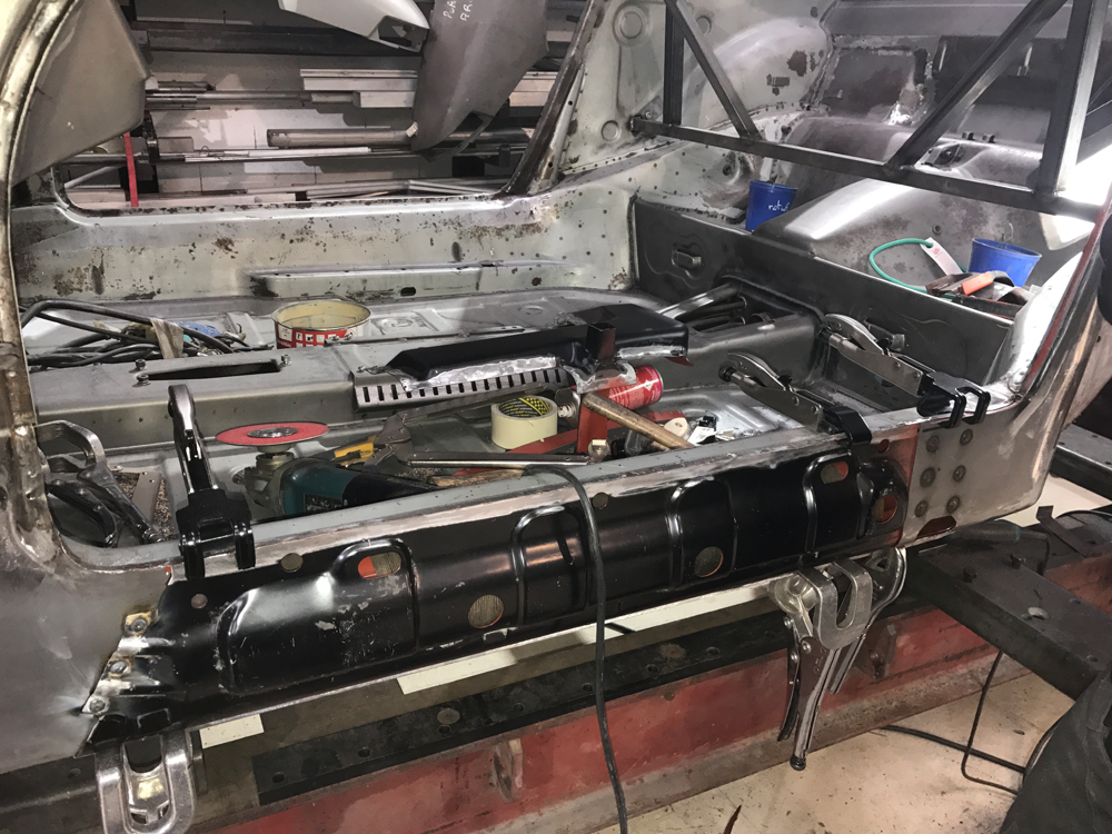 restauration porsche 911 st replica 42