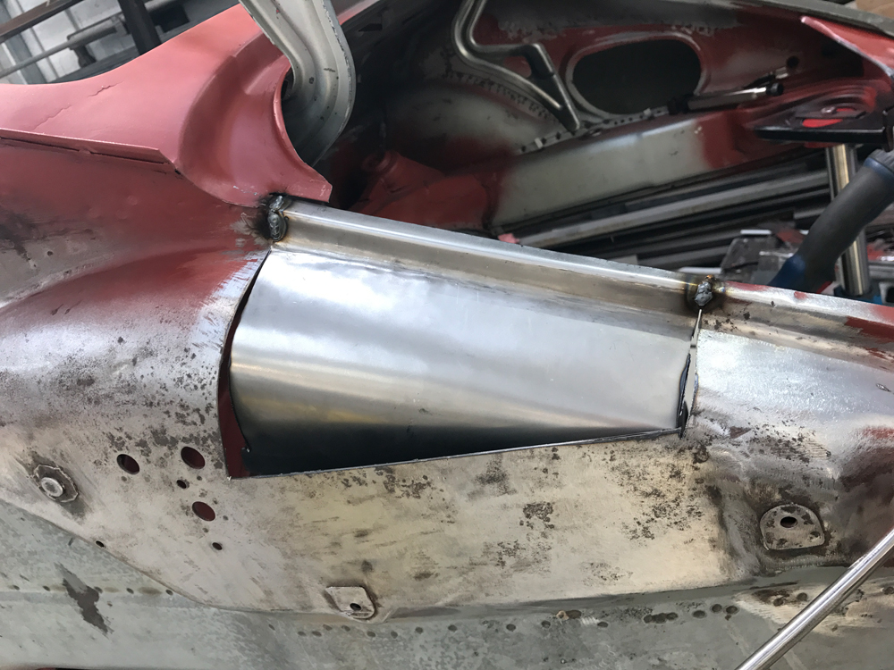 restauration porsche 911 st replica 46