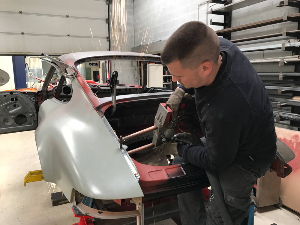 restauration porsche 911 st replica 68