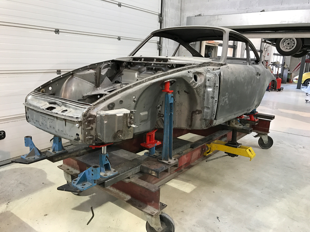 restauration porsche 911 st replica 8