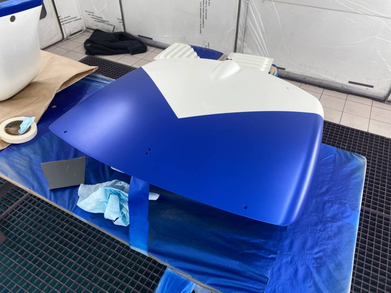 Reynard 2KQ LMP900 n° 74 bleu et blanc restaurée par O-ONE, photographie 30 sur 51