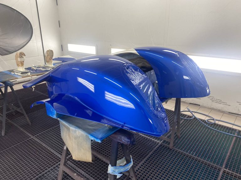 Reynard 2KQ LMP900 n° 74 bleu et blanc restaurée par O-ONE, photographie 29 sur 51