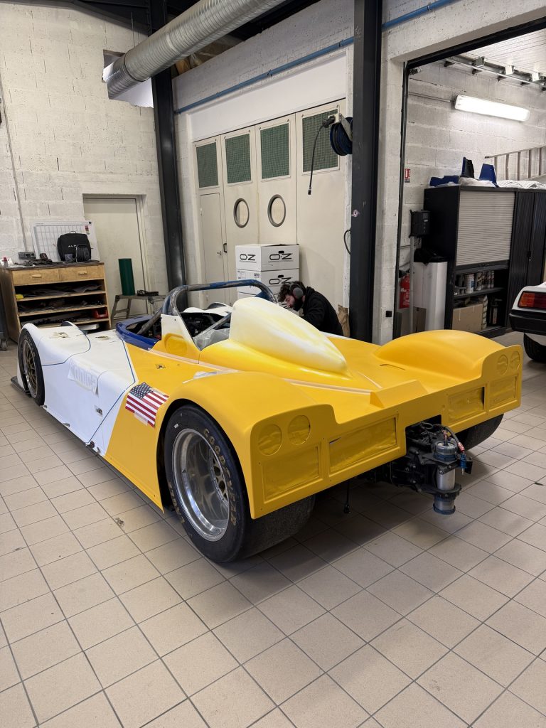 Riley & Scott Mk III remontée dans l’atelier O-ONE