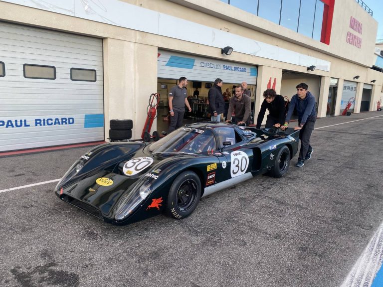 Chevron B16 verte, sport-prototype d’endurance en course historique, photographie 13 sur 18