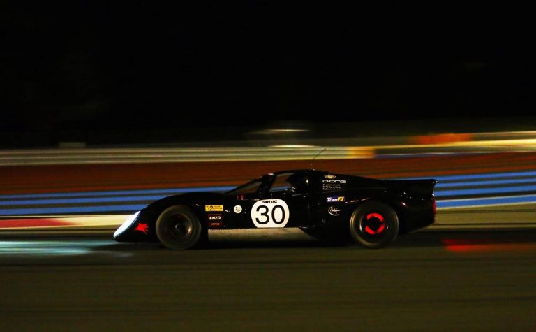 Chevron B16 verte, sport-prototype d’endurance en course historique, photographie 6 sur 18